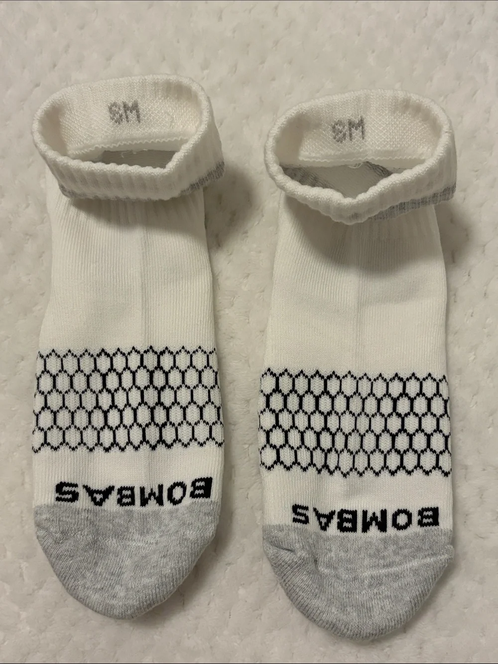 NWOT Bombas Vintage Stripes Half Calf Socks - White With Gray Stripes-Small
